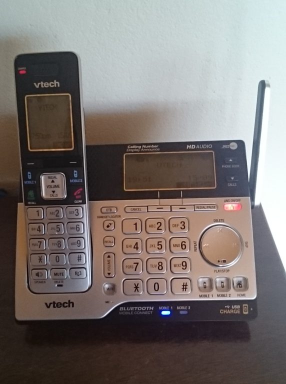 The fancy phone with an an answering machine, another handset, a range extender but more importantly a bluetooth connection to my mobile phone. Stuart has yet to add his phone... A job for the weekend.